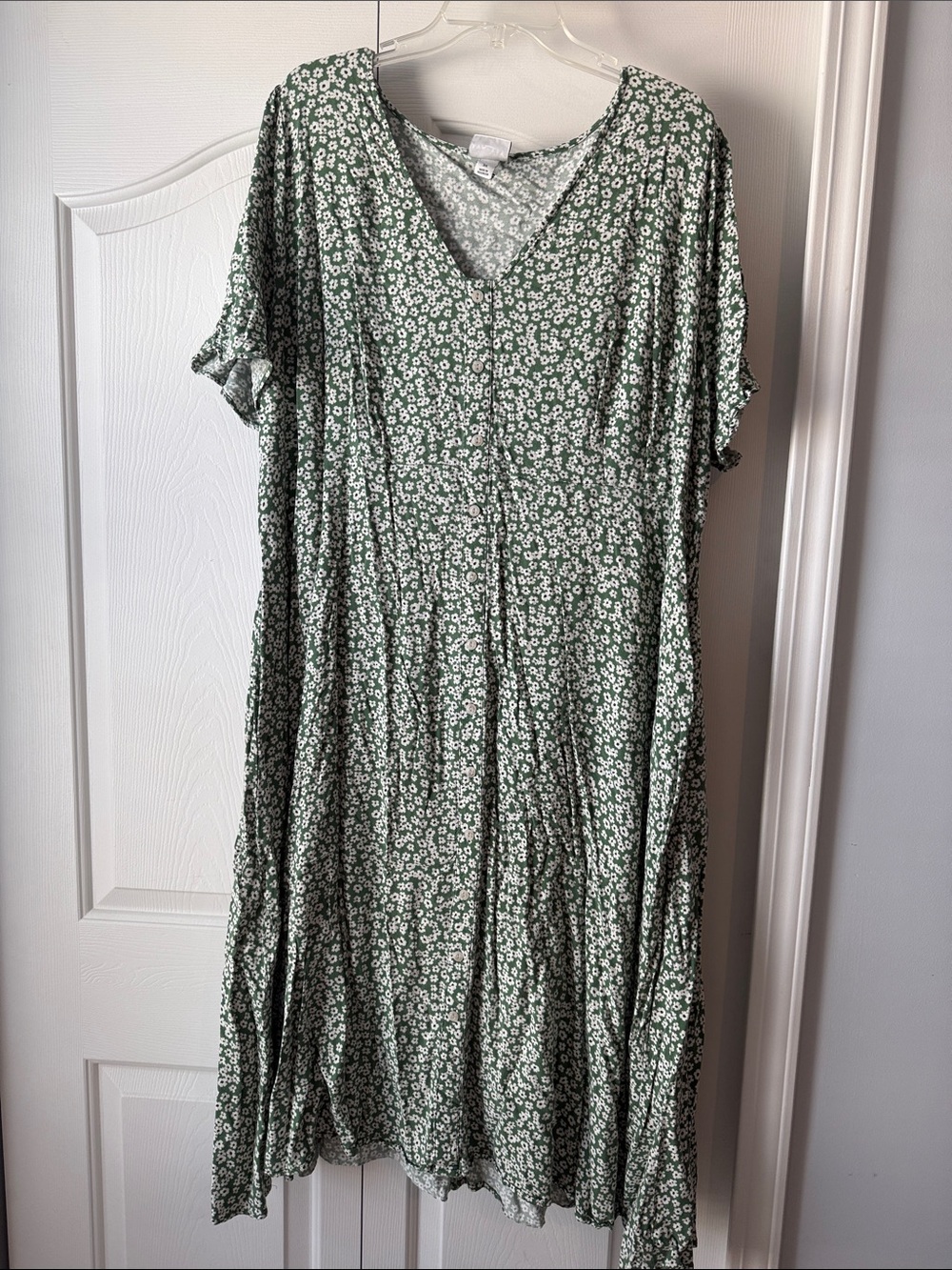 Ava & Viv Green Floral V-Neck Maxi Dress